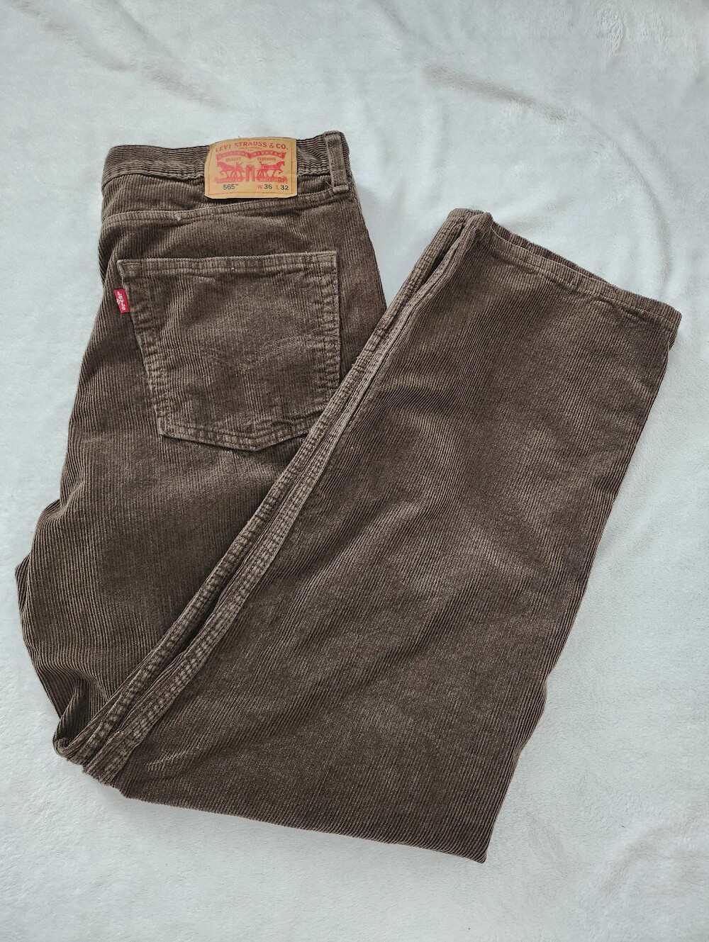 LEVI'S 565 Men's Brown Corduroy Pants Loose Straight Fit Size 36
